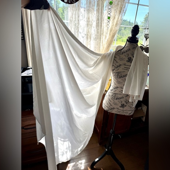 Elegant White Scarf - Picture 9 of 9